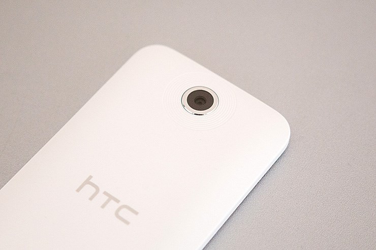 HTC Desire 300 (2).jpg